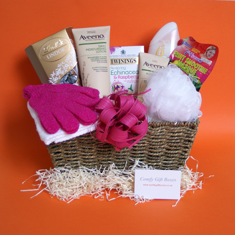 Pamper hampers for her delivered, pampering presents for Mums, gift baskets for women, beauty hamper gift baskets UK