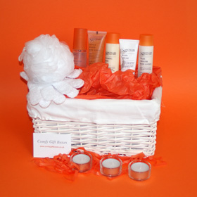 Bath pampering hampers for women, luxury bath pamper gifts, pamper bathing gifts for her