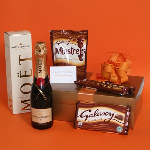 Chocolate gifts UK, pamper champagne gifts, Galaxy chocolate gift ideas, champagne pamper gifts for women, Moet Chandon champagne and chocolates gifts UK