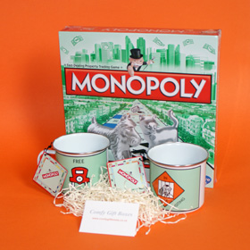 Monopoly game house warming gifts, new home gifts UK, Monopoly moving house gifts, game and mugs housewarming gift ideas UK