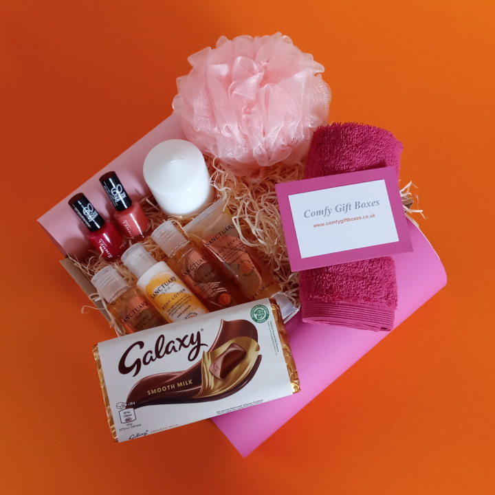 Comfy Pamper Gifts for her Pamper gift baskets, pampering gifts for