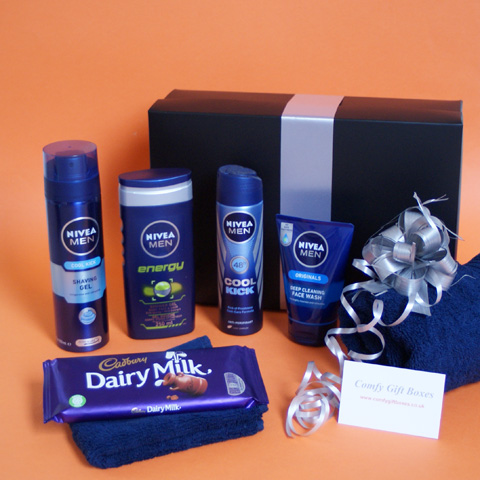 https://www.comfygiftboxes.co.uk/images/gifts-for-men-cadbury-chocolate-nivea-for-men.jpg