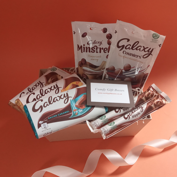 Galaxy chocolate gift hampers UK, small Galaxy presents delivered, Galaxy pamper hamper gifts, mini chocolate gift hampers