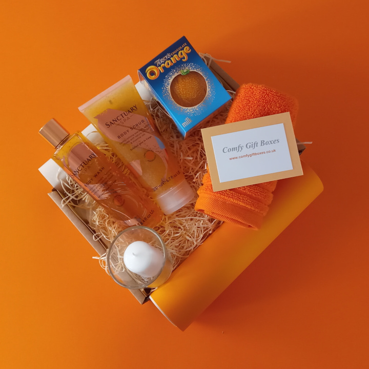 Chocolate orange spa pamper gifts for her, spa pamper gift boxes for women, Sanctuary Spa pamper gifts delivered, spa gifts for her, relaxing gifts for women