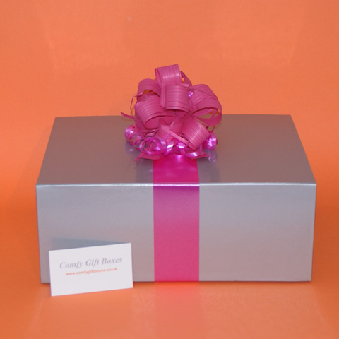 Relaxing gift hampers for women, bubble bath gift ideas for her, relaxing presents for girlfriends